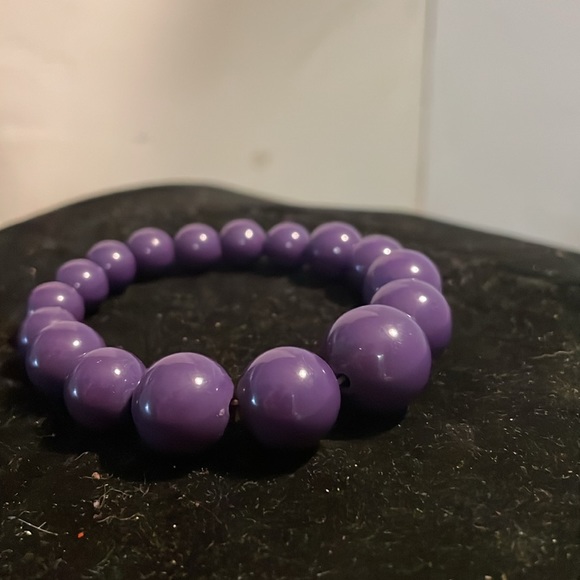 8” graduated purple beaded stackable stretch bangle bracelet - Picture 4 of 10